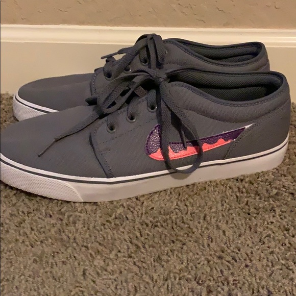 Nike Skateboarding/ lifestyle shoe - Picture 3 of 5